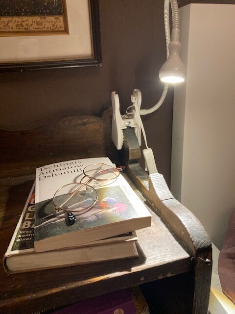 Kerstin Friesland book nightstand
